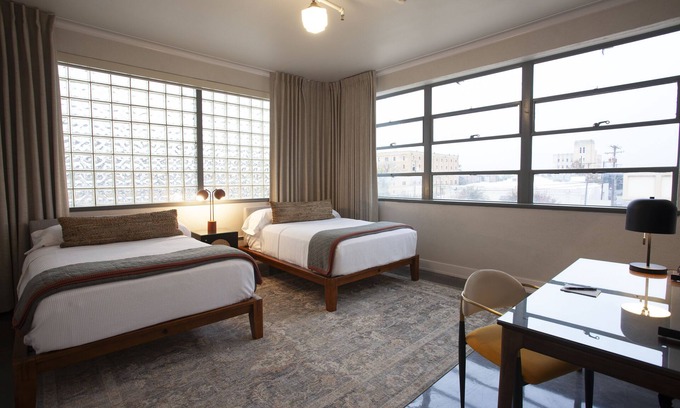 Tyler Hotel | Greyhound Inn - Classic Double Suite