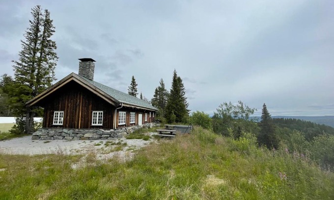 Al House | Grindastugu cabin right by Liatoppen Ski Centre.