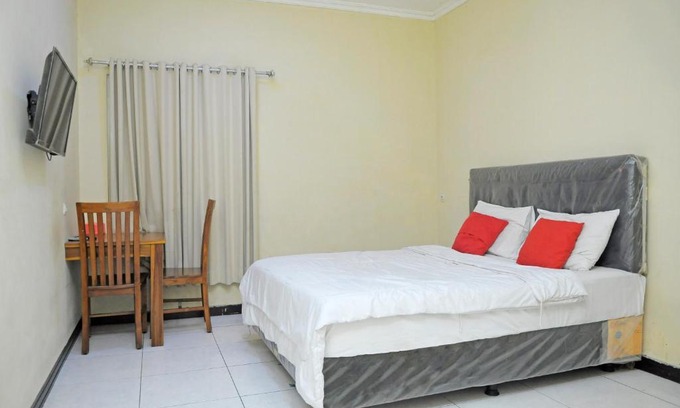 West Semarang Hotel | Griya Agnes Semarang Mitra RedDoorz