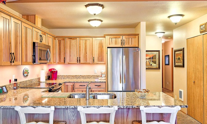 Downtown Leavenworth Condo | Grizzly Hideaway In Leavenworth - Walk To Everything