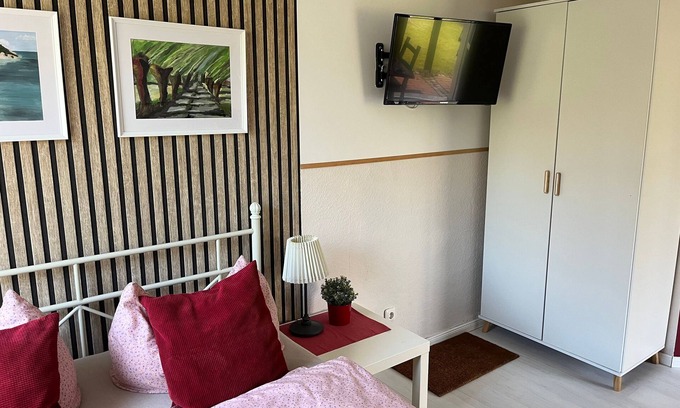 Blowatz Apartment | Ground floor apartment in the red house on the Baltic Sea cycle path OVS 103 new 2021 - 1-room vacation apartment