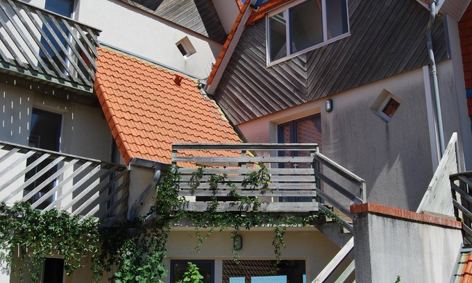 Wissant Apartment | Ground floor apartment on the dike with sea views and south-west terrace