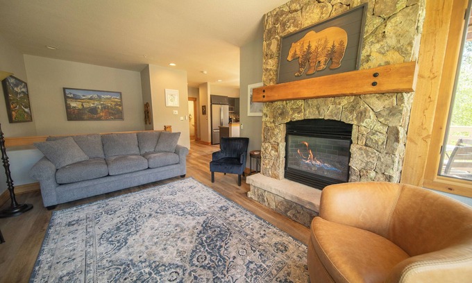 Keystone House | Ground-Floor Townhome with Amazing Mountain Views!