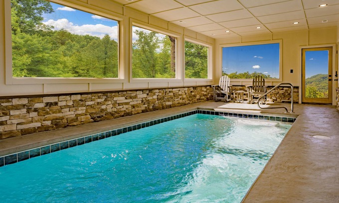 Smoky Mountains Cabin | Grouse Mtn Lodge: Indoor Pool, Mtn View, Theater, Game Room, Hot Tub, WiFi