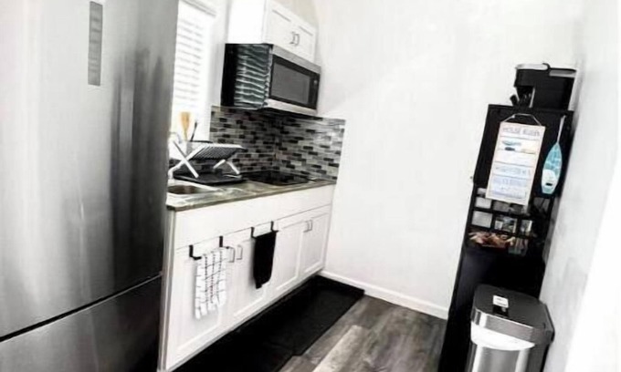 Frederiksted Southeast Apartment | “Guavaberry”studio near beaches! SweetTart on King