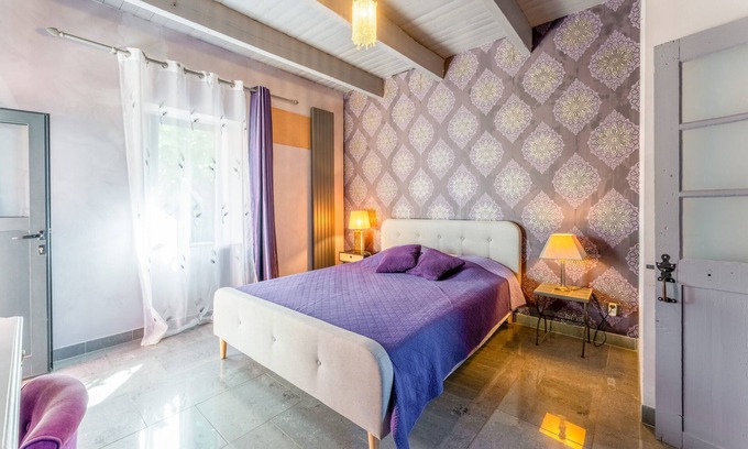 Rasteau Apartment | Guest House 'Double Supérieure' with Shared Pool, Private Terrace and Wi-Fi