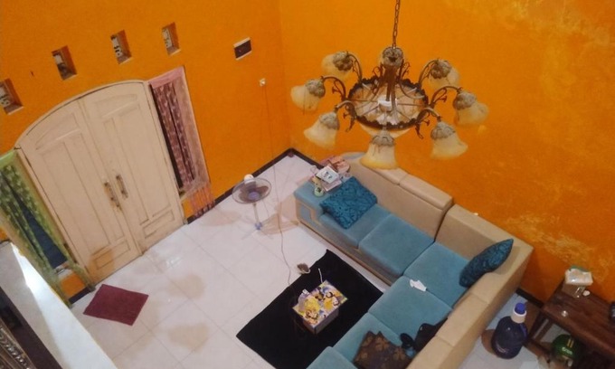 Mertoyudan House | guesthouse graha azlia