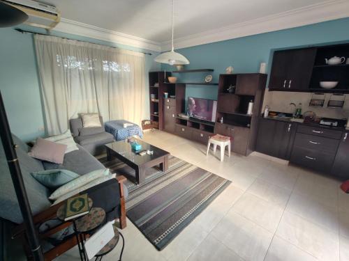 Al-'Amriyah Apartment | Guesthouse Near HBE Airport Pool
