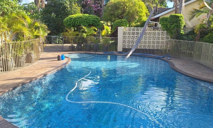 Harare Apartment | Guesthouse With Green Garden and Pool - 2102