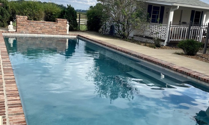 Simmesport Apartment | Guesthouse with Pool & Pond on a Farm