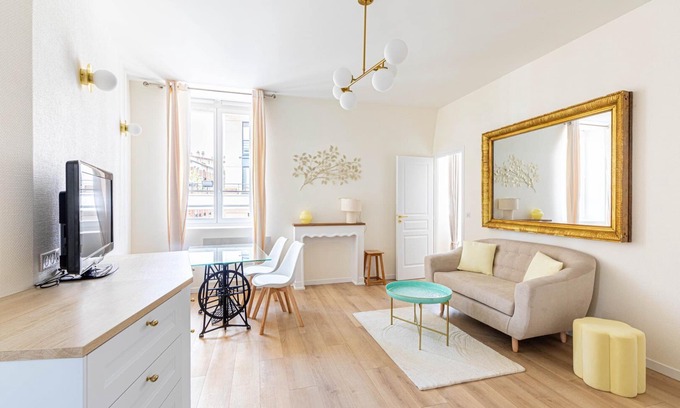 Clichy Apartment | GuestReady -New Flat Direct Line to Champs Elysees