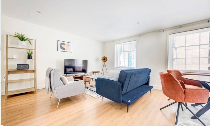 Hammersmith Broadway Apartment | GuestReady - Serenity in Hammersmith