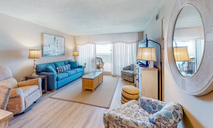 Gulf Shores Condo | Gulf-Front 4th-Floor Condo w/Balcony, Views, Shared Outdoor Pool, Free WiFi