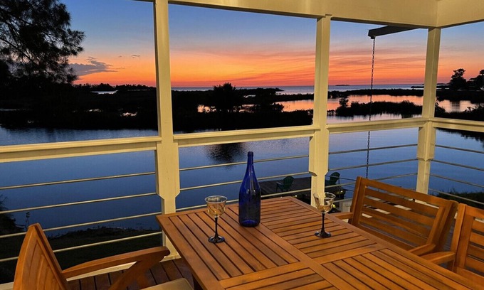 Spring Hill House | Gulf-Front Oasis | Stunning Sunsets + Nature Views & Peaceful Old Florida Charm