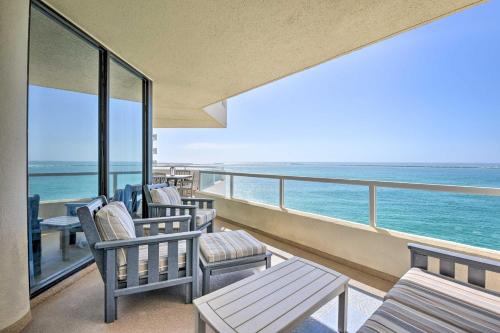 Holiday Isle Apartment | Gulf View Destin Condo with Resort Pool and Spa!