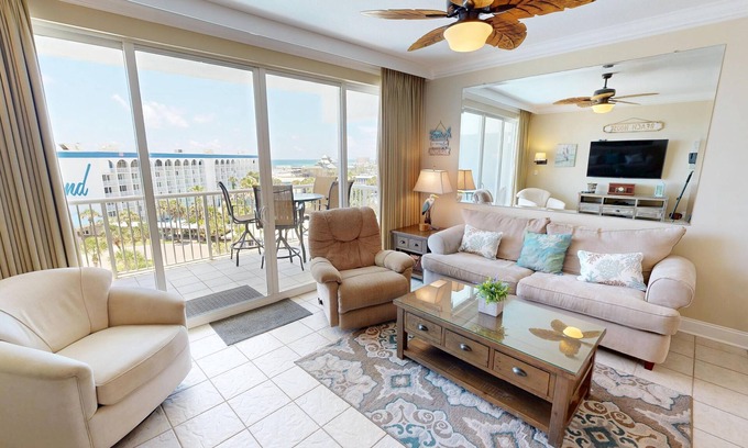 Fort Walton Beach Condo | Gulfside DW 611 w/Beach Service