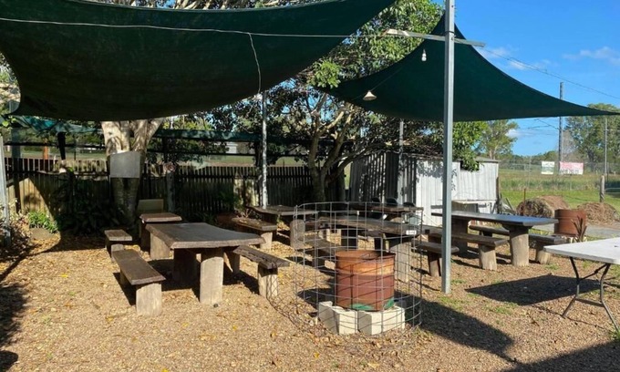 Gundiah RV Rental | Gundy Pub and caravan park