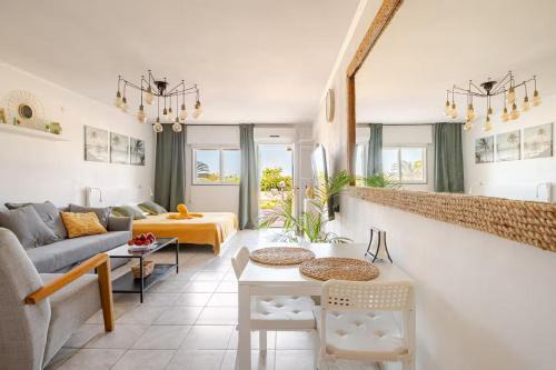 Nahariya Apartment | GW014 Gugel Waves Patio and Pool Seaview Apartments