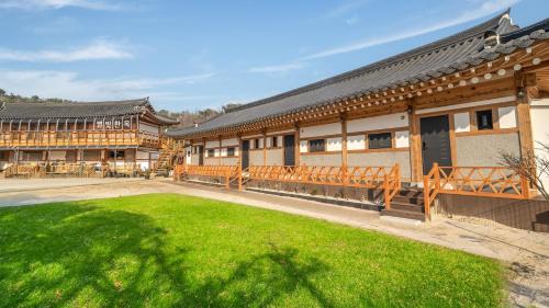 Gyeongju House | Gyeongju gampo byeolbit hanok Pension
