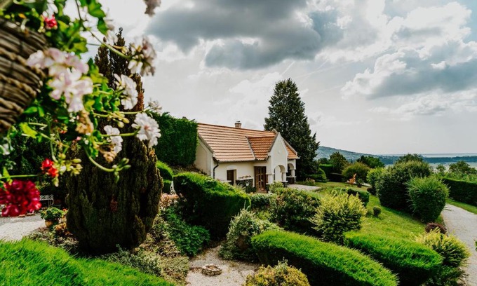 Hegymagas House | Hársfa Vendégház