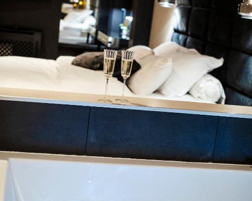 Saint Nicolas - Charles III - Ville vieille - Trois Maisons - Leopold Apartment | Hédoné Suite de luxe et Spa privatif