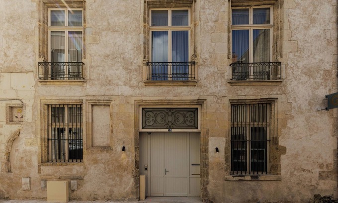 Bourgogne Apartment | Hôtel Cloître - Entrée autonome, réception en ligne - Encore Mieux
