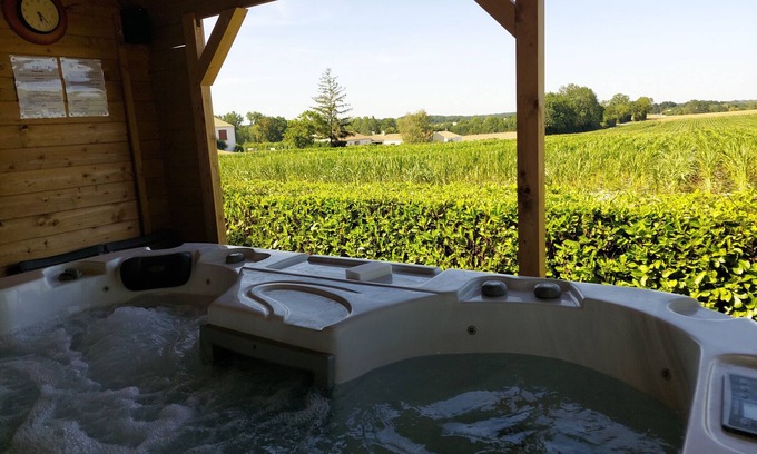 Mareuil-Sur-Lay-Dissais Hotel | Hôtel Le Mareuillais