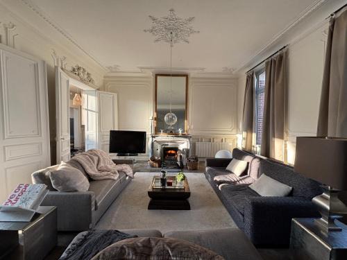 Conty House | Hôtel Particulier Petit-Decaix