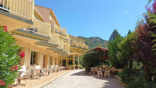 Buis-les-Baronnies Hotel | Hôtel Sous l'Olivier