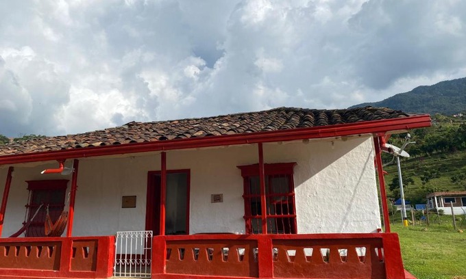 Girardota House | Habitación Amapola