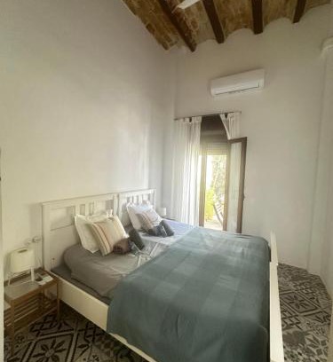 En Corts House | Habitación doble en Ruzafa con baño privado