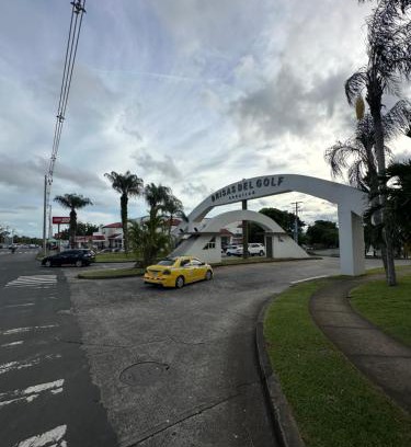Tumba Vieja House | Habitacion amoblada frente al 99 de brisas del golf arraijan