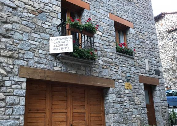 Setcases Apartment | Habitatge familiar de Can Bota Batllo