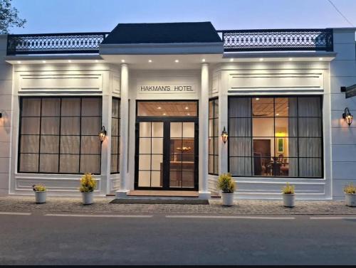 The Mall Road Hotel | Hakman's Hotel Mussoorie