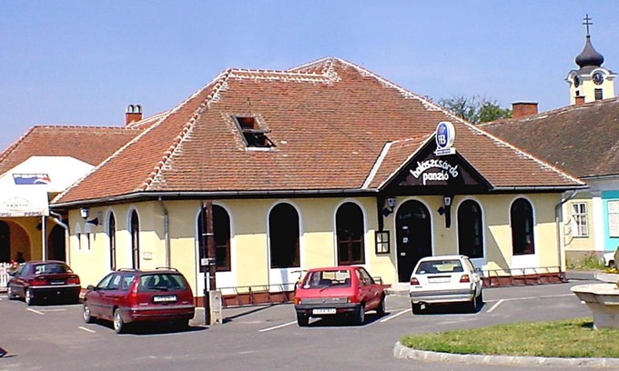 Kormend House | Halászcsárda-Panzió