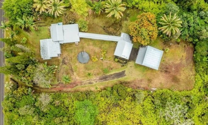 Keaau Apartment | Hale Hialoa: Entire Property, 4 Homes, 8 Beds, 1 acre in HPP