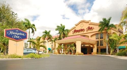 Biggar Hotel | Hampton Inn Fort Myers-Airport & I-75