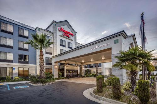 The East Side Hotel | Hampton Inn San Francisco Airport