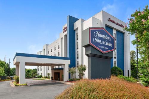 Burlington Hotel | Hampton Inn & Suites Burlington