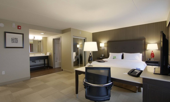 Markham Hotel | Hampton Inn & Suites by Hilton Toronto Markham