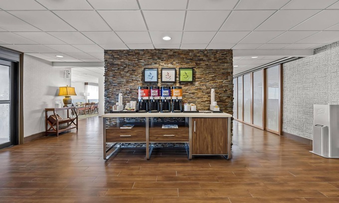 Maumee Hotel | Hampton Inn Toledo-South/Maumee