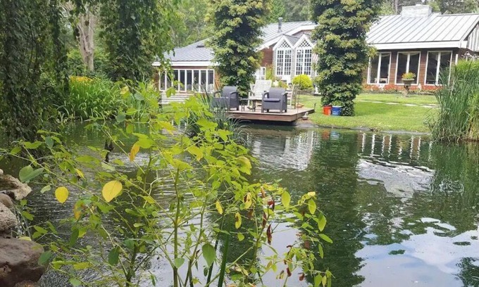 Leonards Apartment | Hamptons Studio with private entrance, bathroom, BBQ & patio in gated estate.