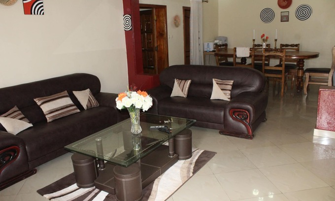 Remera House | Happy Home and dine - Pretty Bed and breakfast home for travelers.