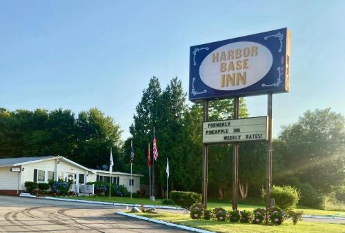Newport Hotel | Harbor Base Inn