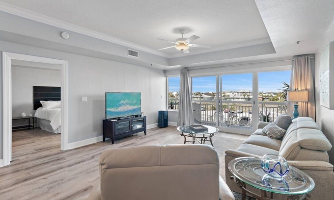 Holiday Isle Condo | Harbor Landing 104B harbor views sleeps 6 close to beach