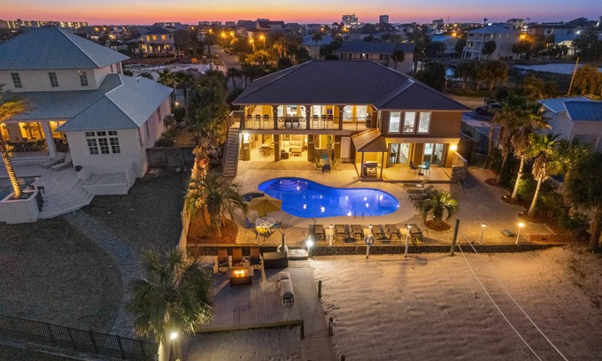 Holiday Isle House | HARBOR OASIS-WATERFRONT/BOAT/PWC SLIPS/Dock/Pool/Spa/ Kayaks/Bikes/Volleyball+
