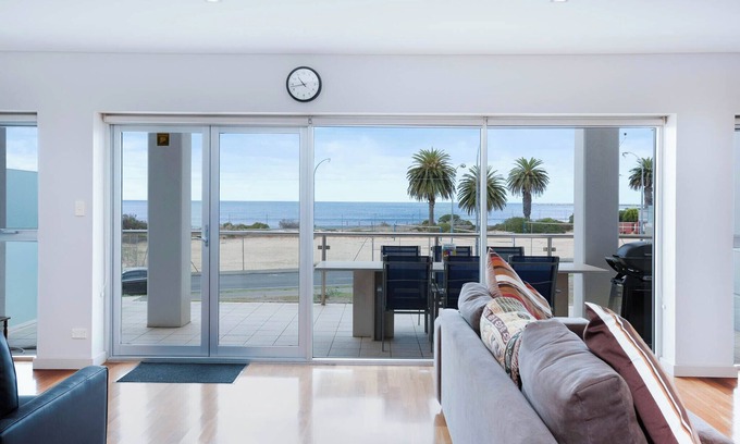 Victor Harbor Apartment | Harbor Shores