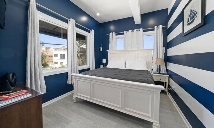 Hollywood South Central Beach Apartment | Harbor Suite 2/2 Beachfront