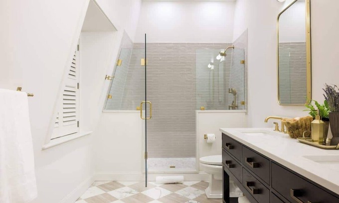 Historic Hill House | Harborview Suite – Harbor Views & Timeless Luxury