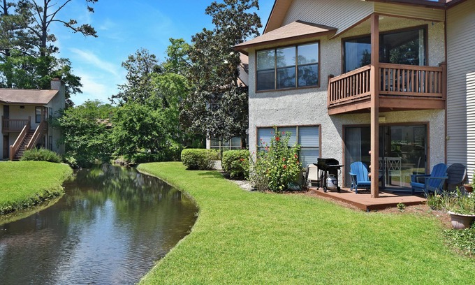 Demere Park Condo | Harbour Oaks Condo Walk to Village Pool First Floor